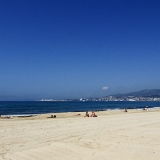 <div align="left"><font size="2"> Der Strand macht auf ganzer Strecke einen sauberen Eindruck. Vorsicht ist allerdings bei querenden Fußgängern angebracht, die laufen noch blinder über den Radweg als in Deutschland.<br /><br />